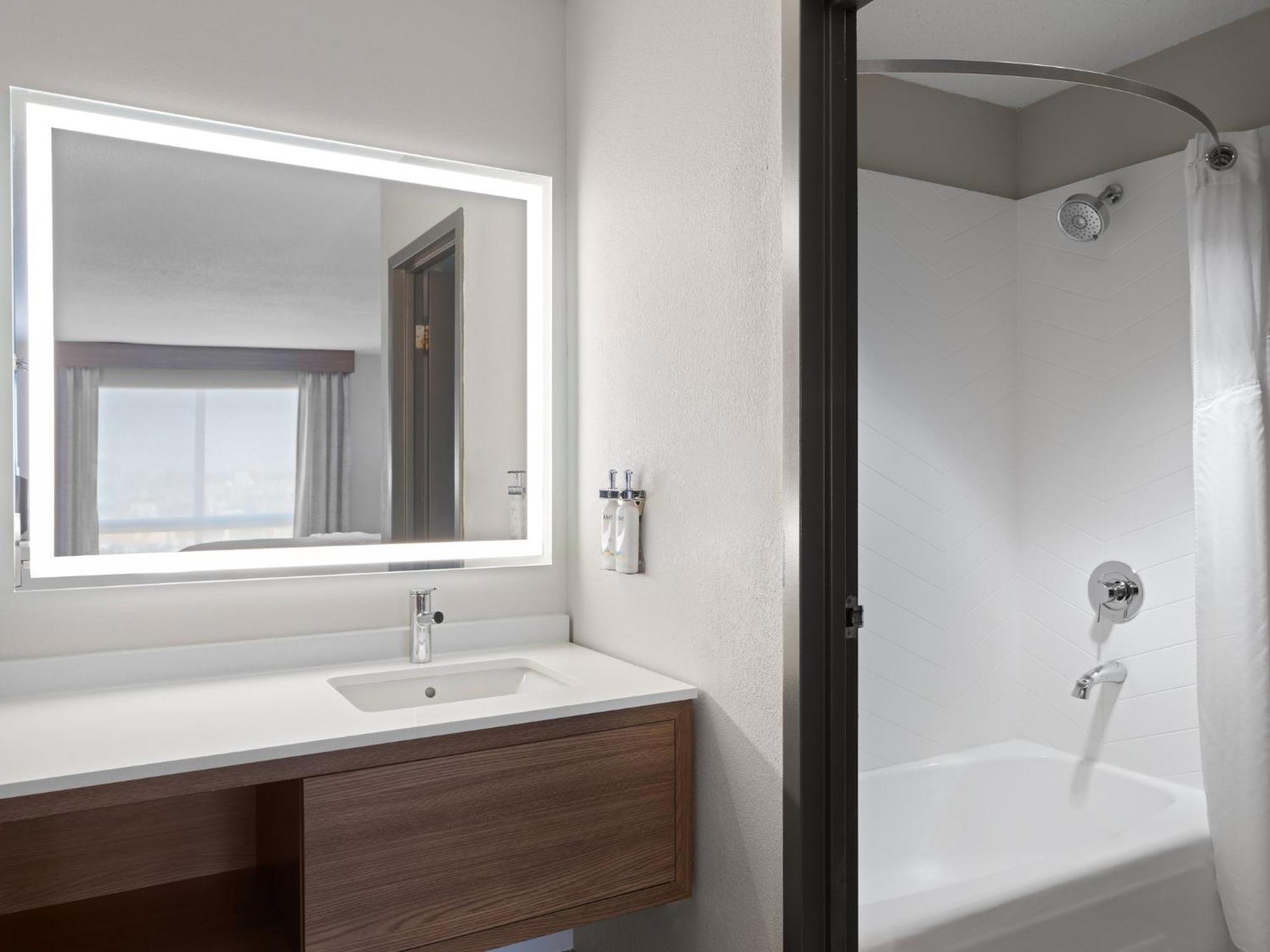 Holiday Inn Portsmouth Downtown By Ihg Экстерьер фото